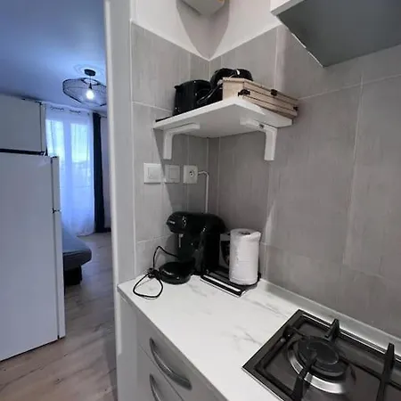 Studio A Deux Pas De Paris *