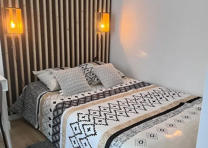 Studio A Deux Pas De Paris Apartmán *
